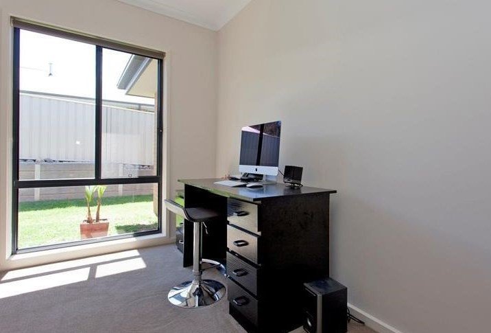 5 Dempster Place LENEVA 7