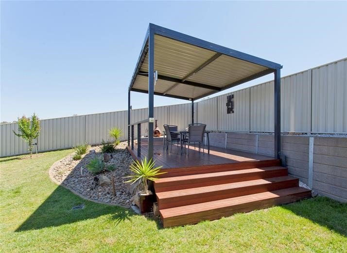 5 Dempster Place LENEVA 8