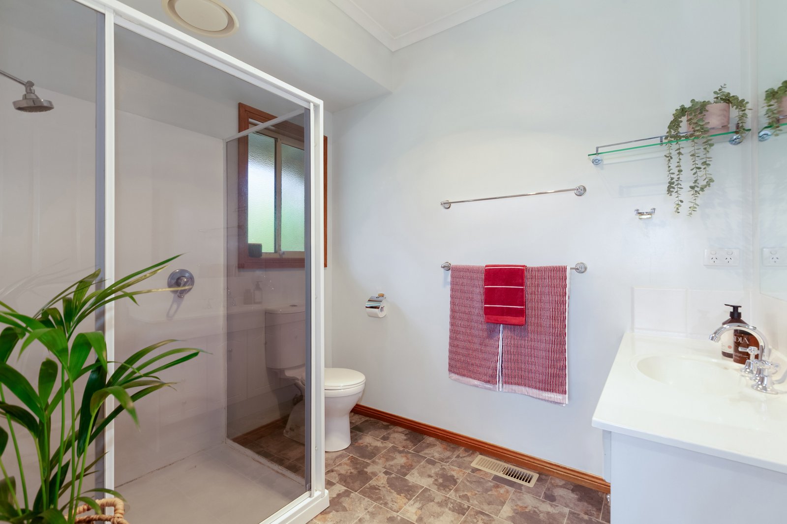 Gallery: 5 Derek Drive