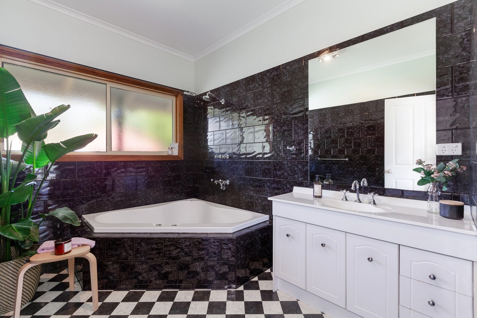 Gallery: 5 Derek Drive