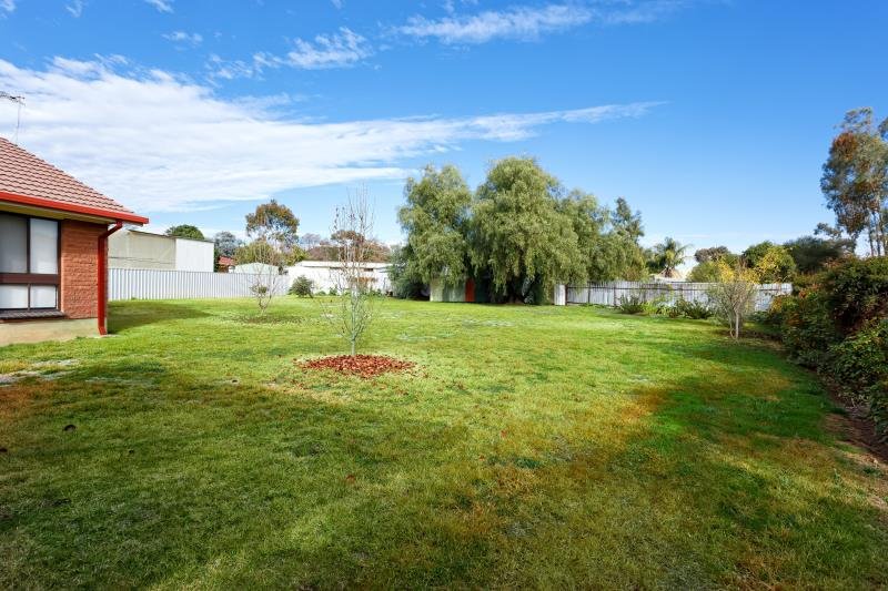 5 Derna Place ASHMONT 8