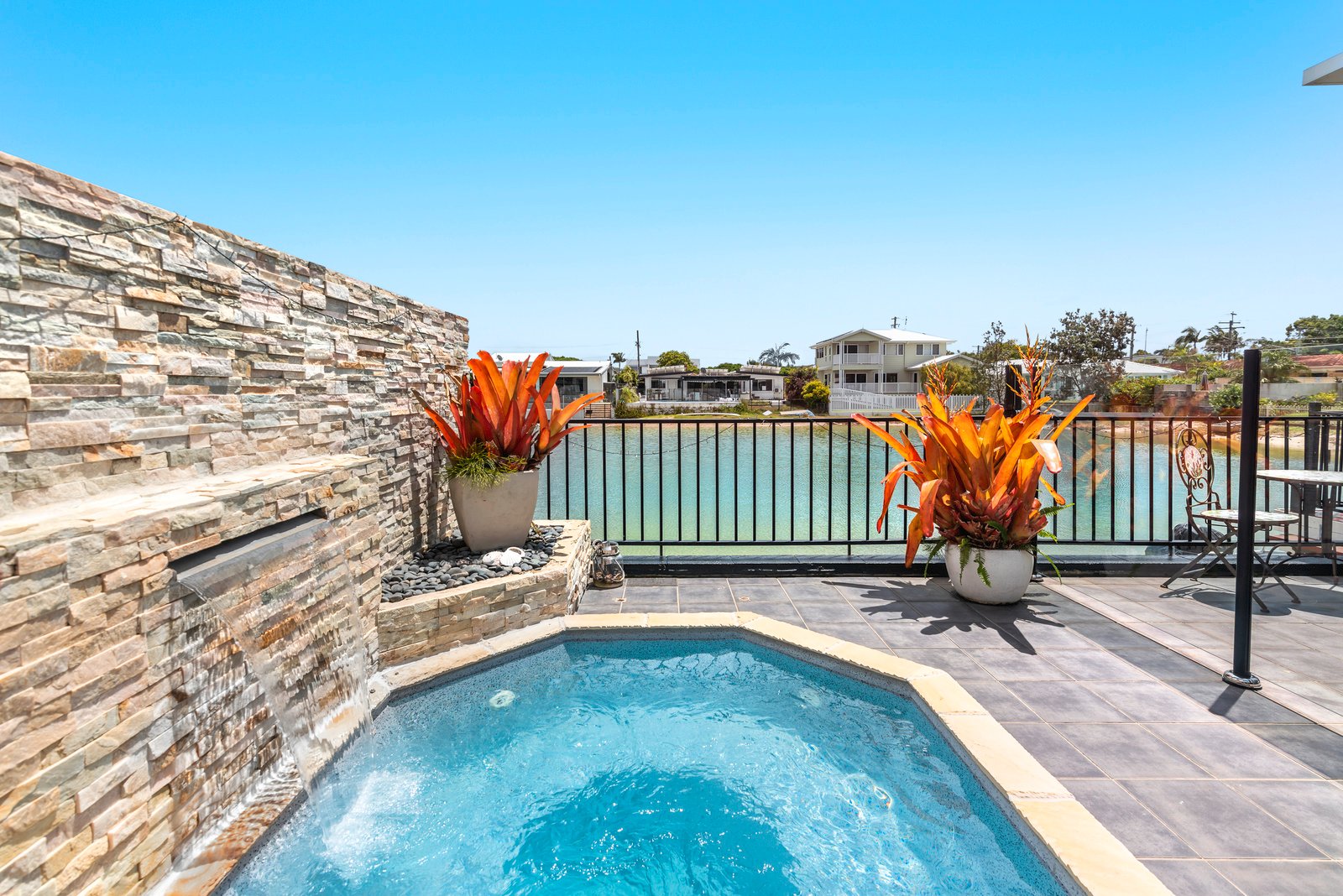 5 Dolphin Court PALM BEACH 7