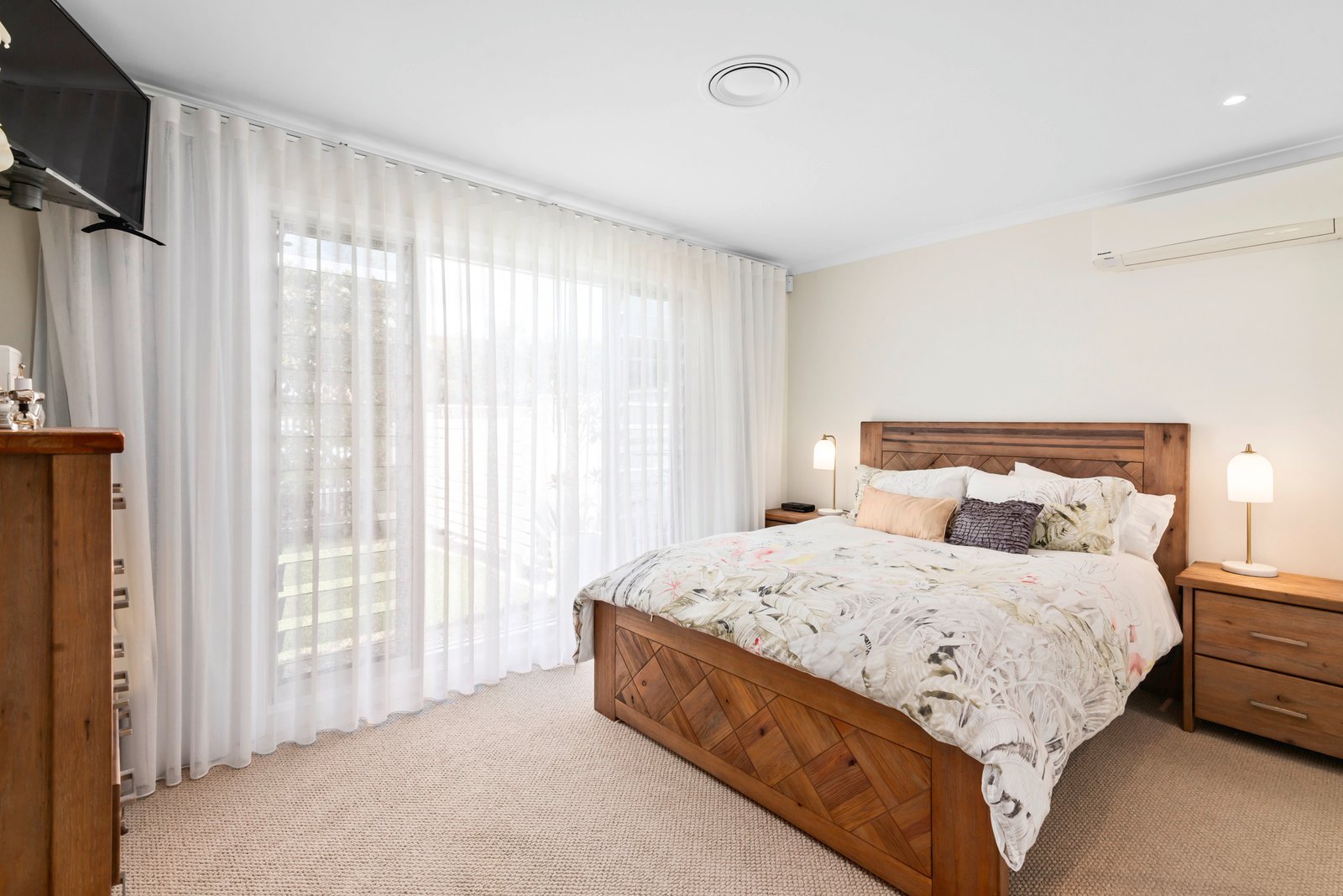 5 Dolphin Court PALM BEACH 10