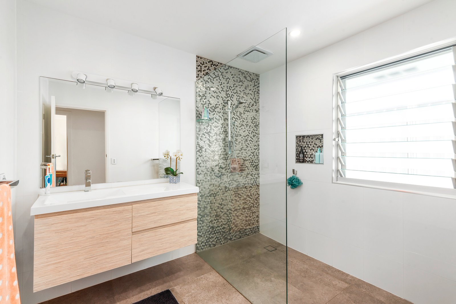 5 Dolphin Court PALM BEACH 13