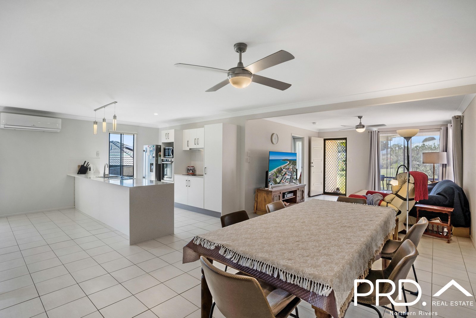 5 Earls Court GOONELLABAH 7