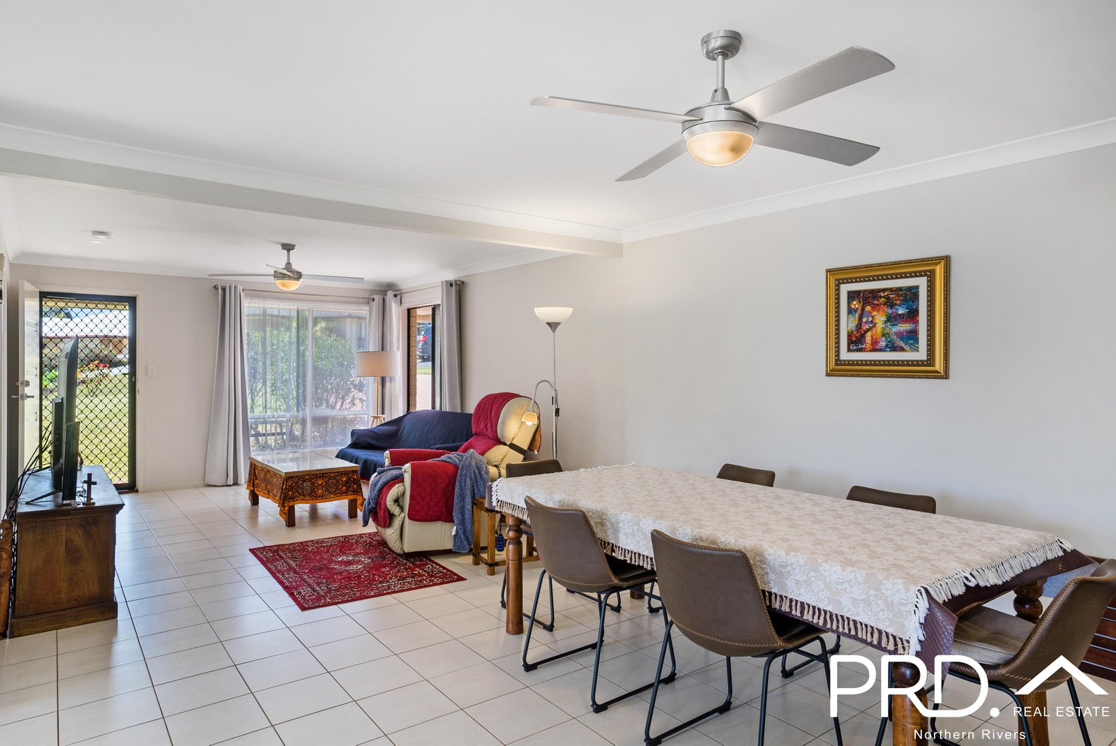 5 Earls Court GOONELLABAH 8