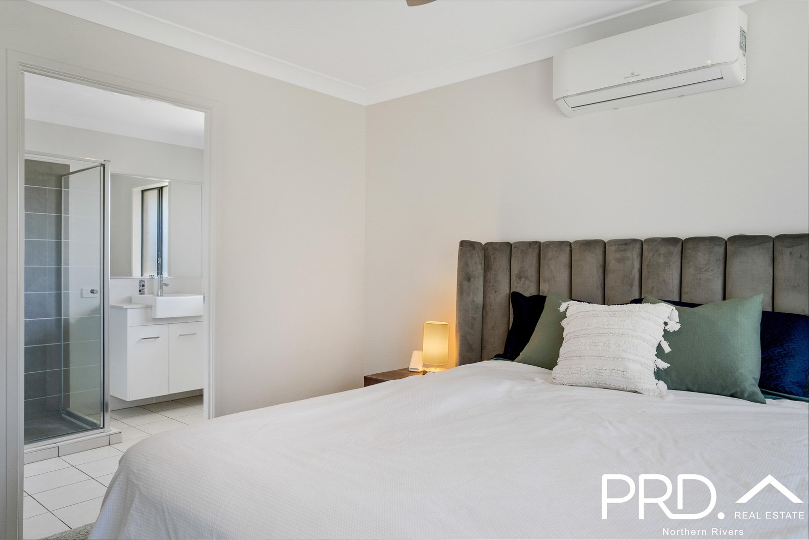 5 Earls Court GOONELLABAH 11