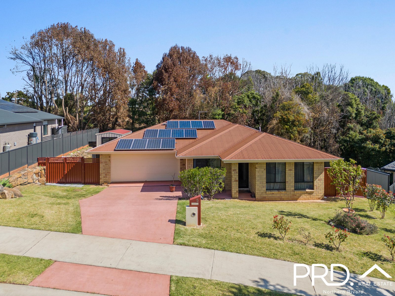 5 Earls Court GOONELLABAH 22