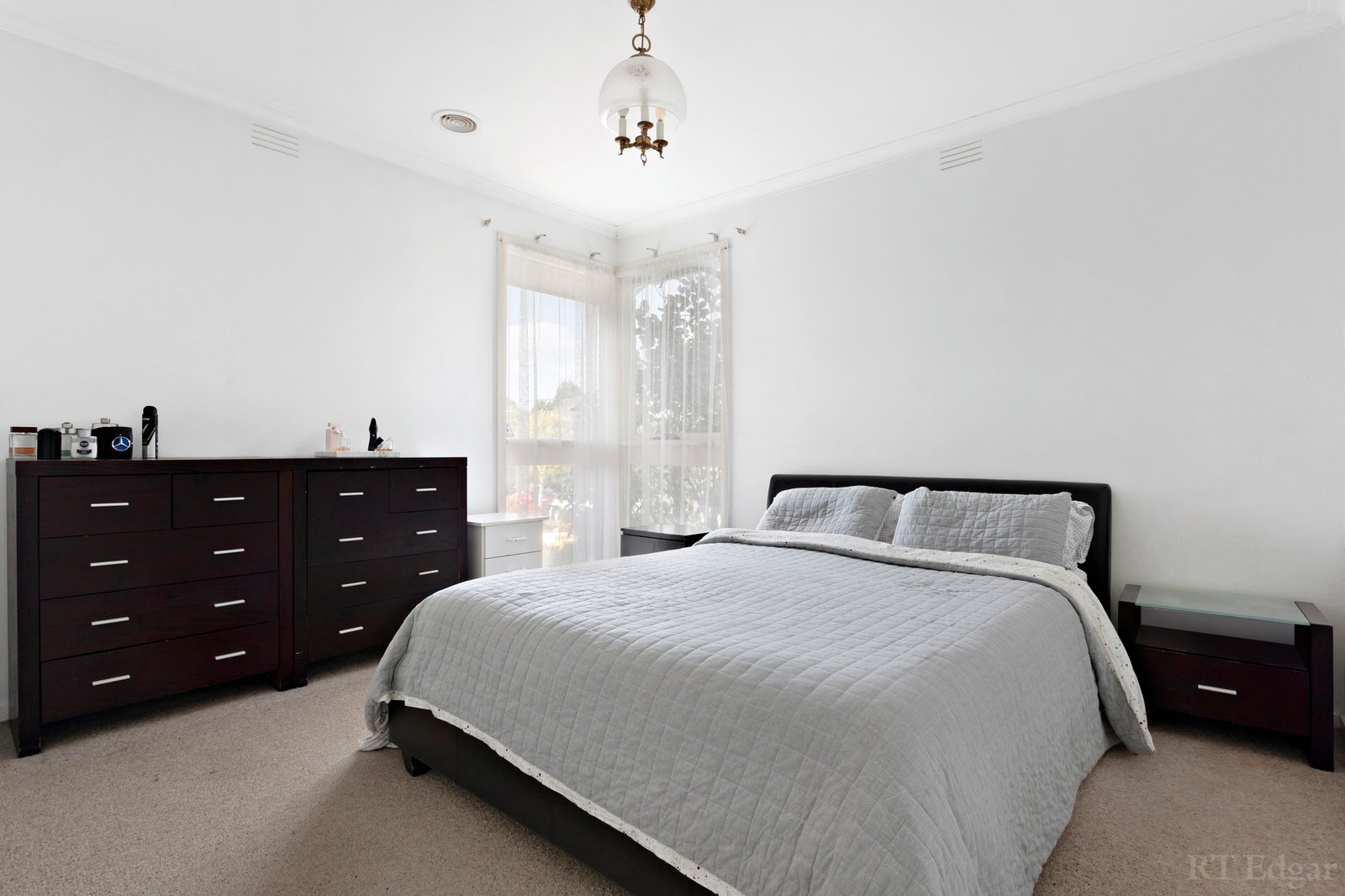 Real Estate and Property in 5 Edgewood Avenue, Burwood East, VIC