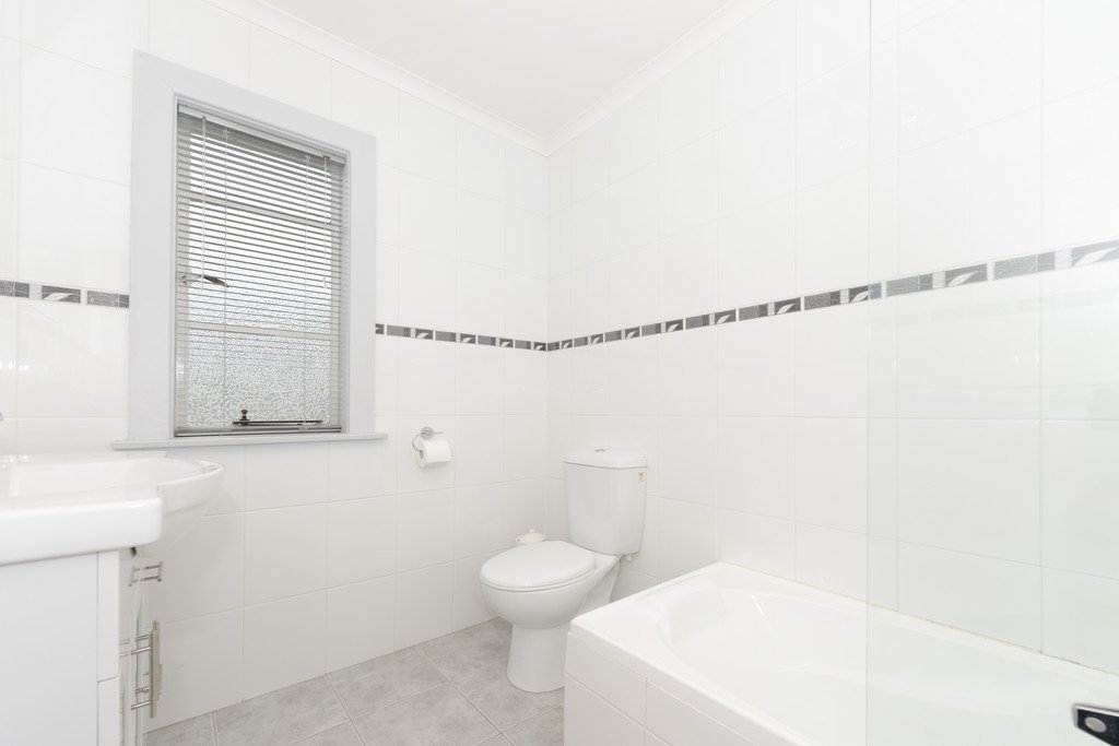 5 Edinburgh Crescent GOODWOOD 9