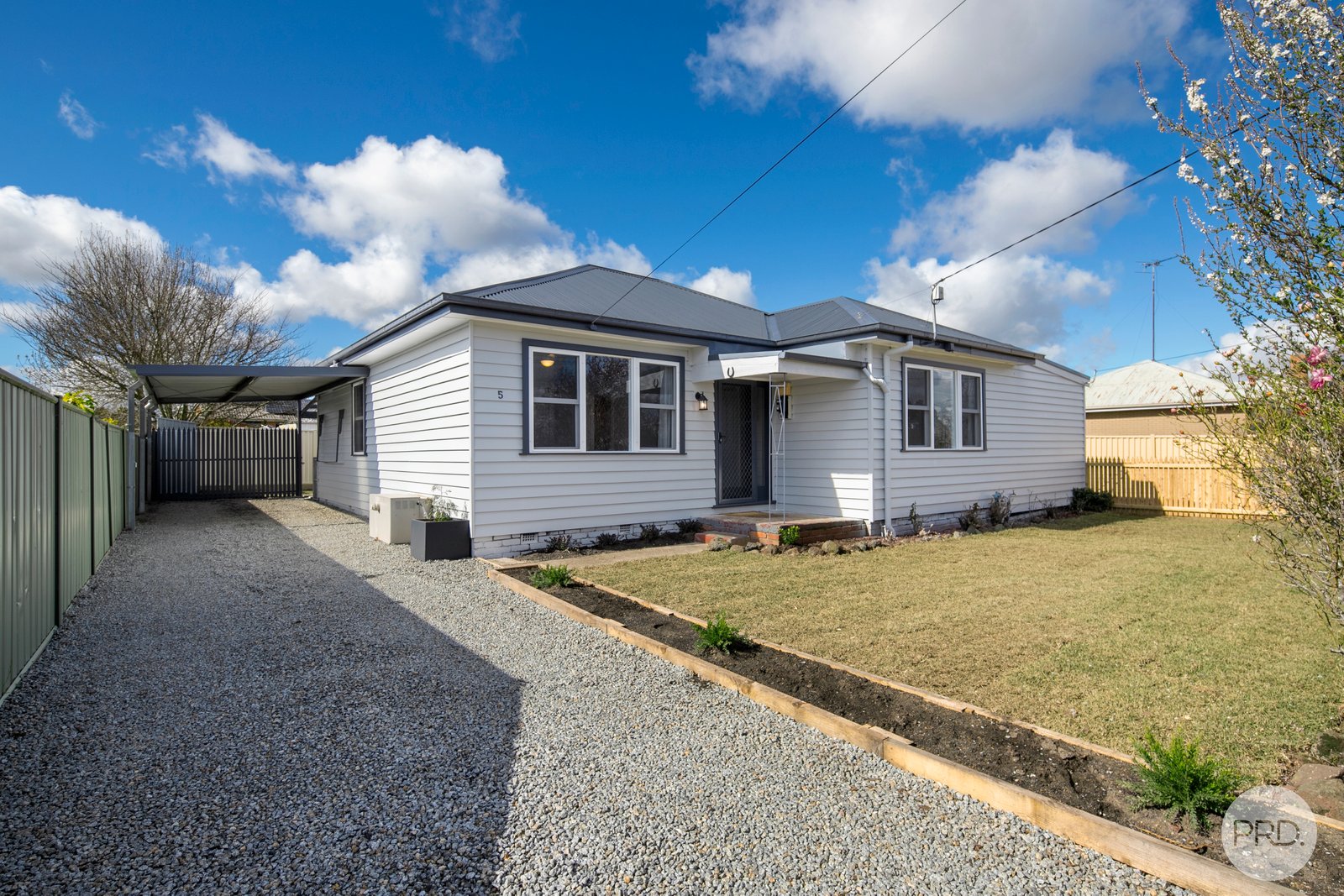 5 Edwards Street SEBASTOPOL 1
