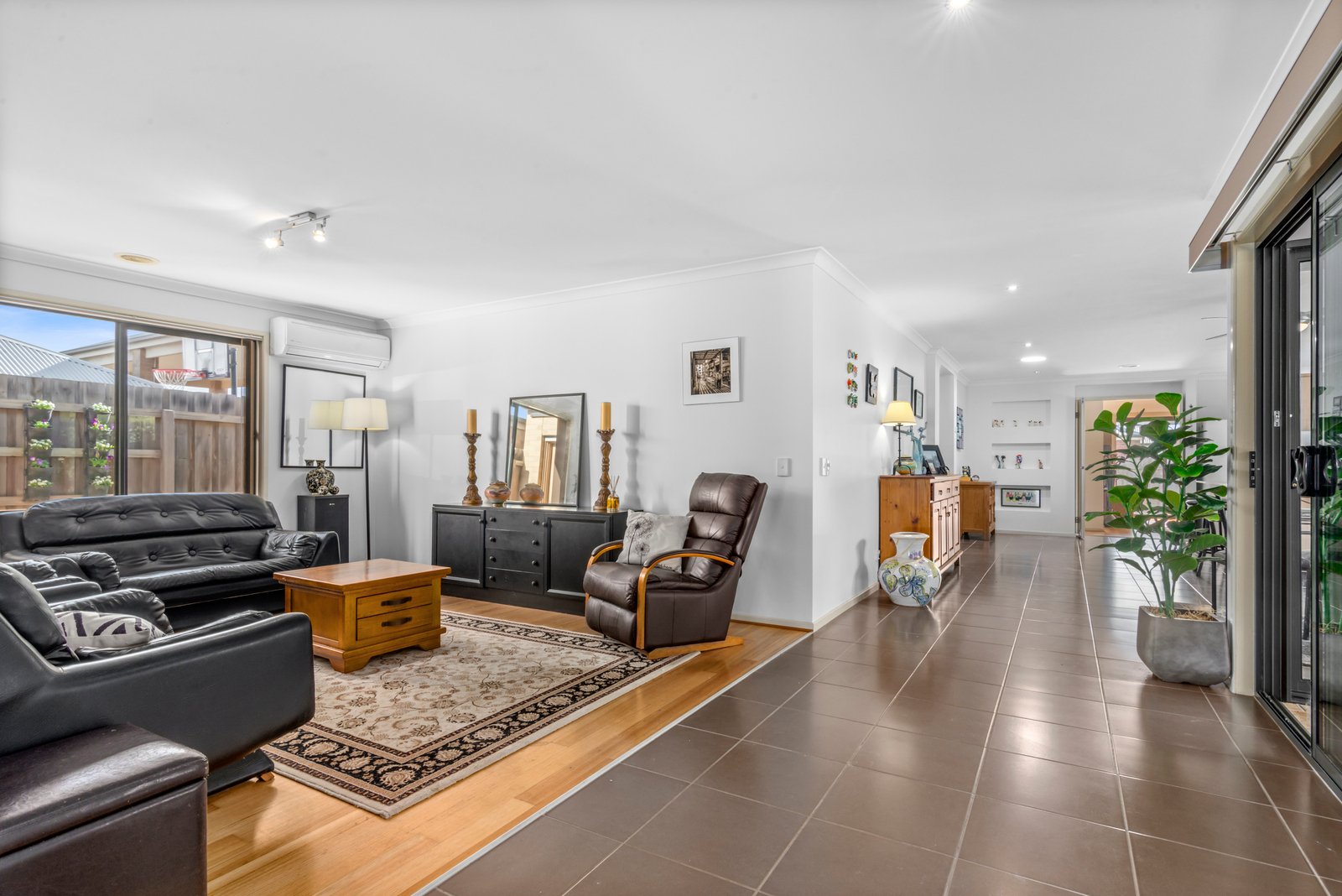 Gallery: 5 Ellen Close