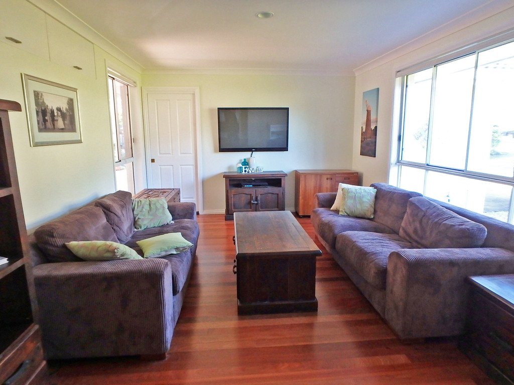 5 Ellerslie Crescent LAKEWOOD 2