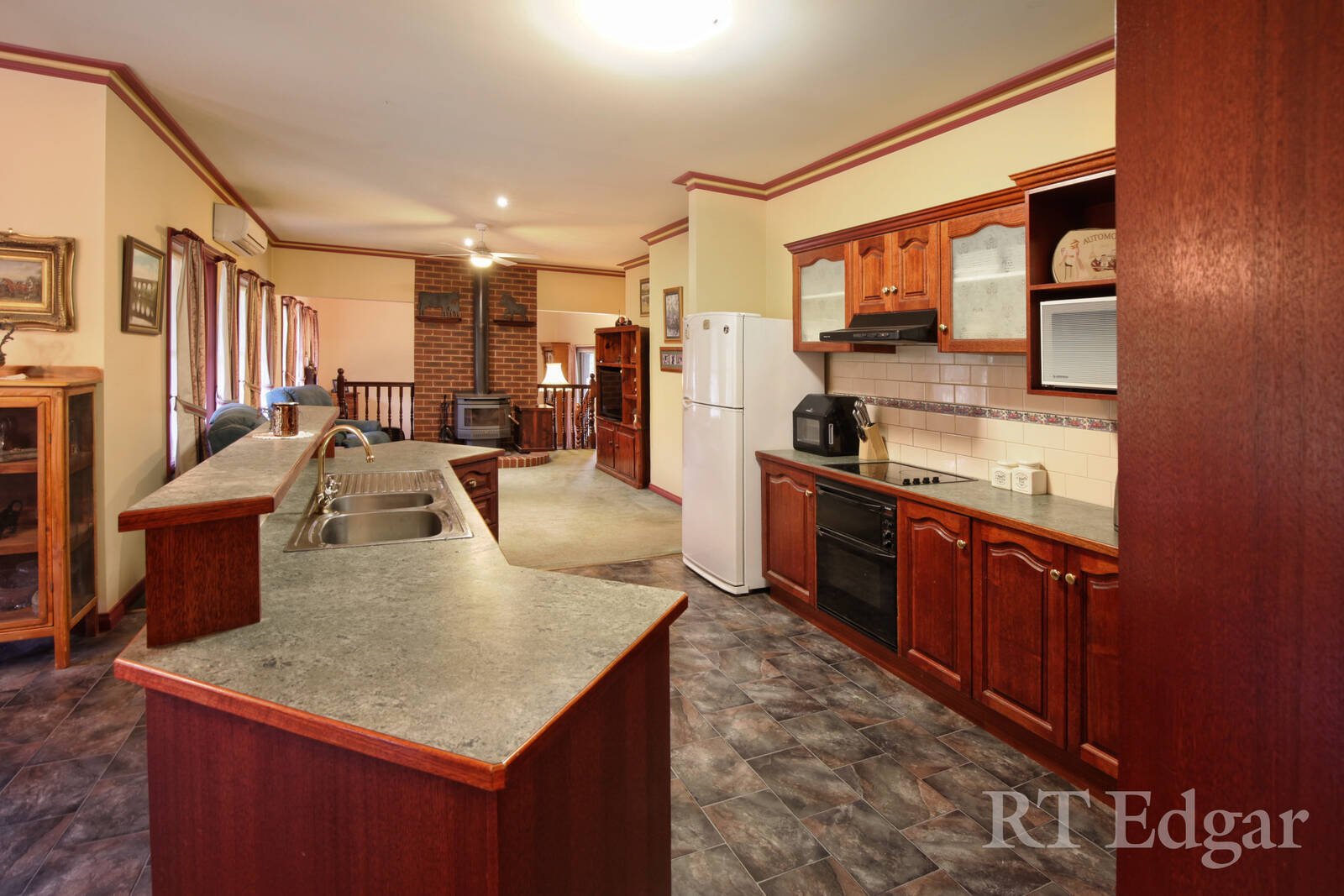 Real Estate and Property in 5 Ellesmere Place, Malmsbury, VIC