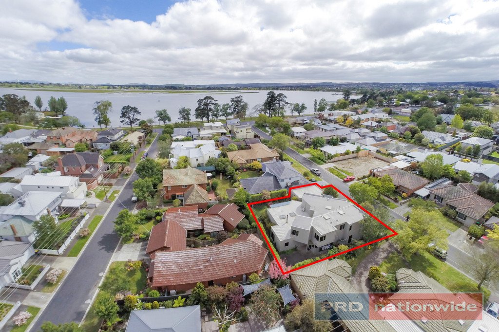 5 Elliott Street LAKE WENDOUREE 2