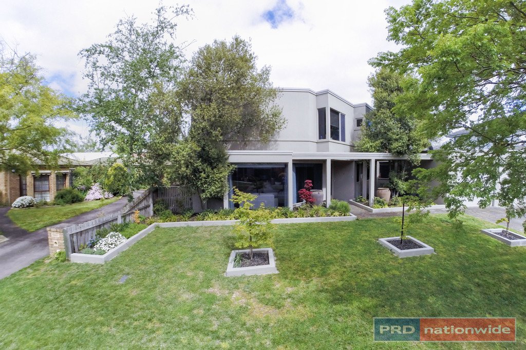 5 Elliott Street LAKE WENDOUREE 3