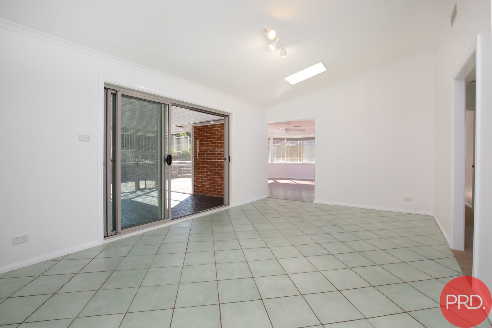 5 Elm Close LARGS 9