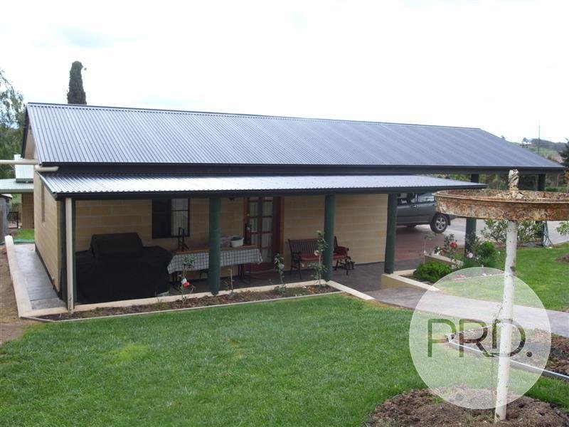 5 Emerson St  TUMBARUMBA 3