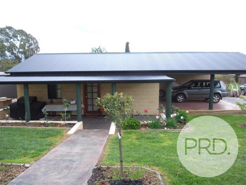 5 Emerson St  TUMBARUMBA 4