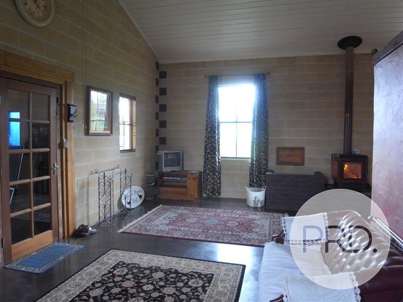 5 Emerson St  TUMBARUMBA 5