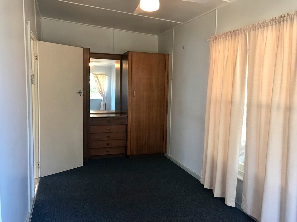 5 Essendene Road SHOAL BAY 8