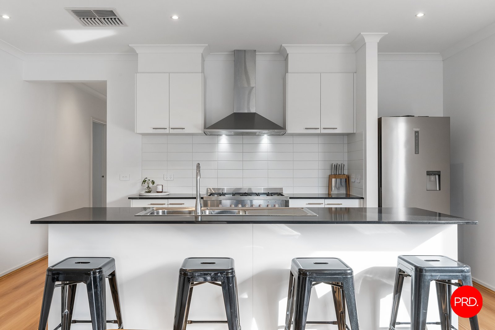 5 Fairfield Boulevard JACKASS FLAT 4