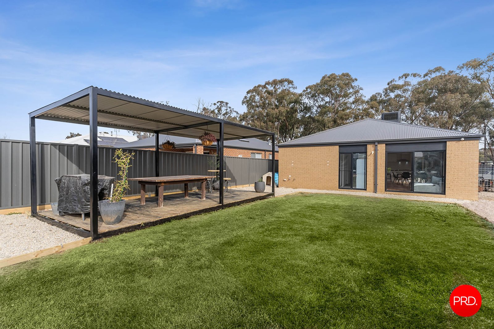 5 Fairfield Boulevard JACKASS FLAT 16