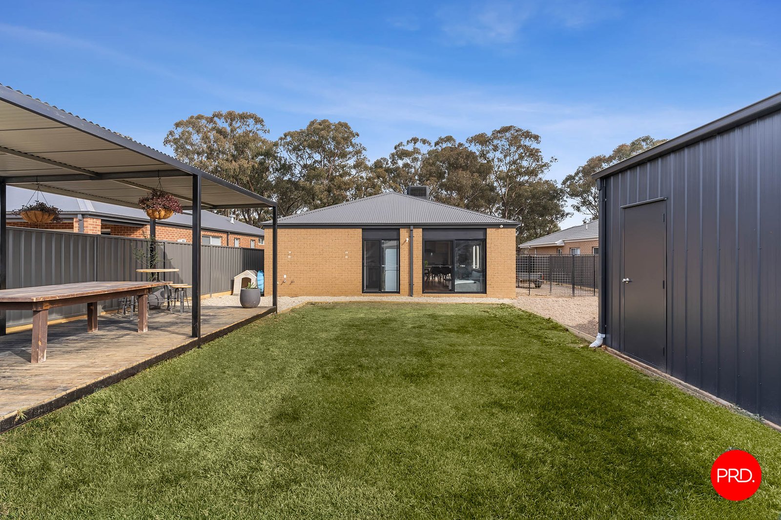 5 Fairfield Boulevard JACKASS FLAT 17