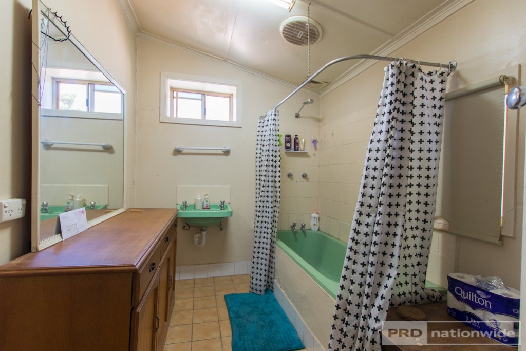 5 Fairway Drive TUMUT 7