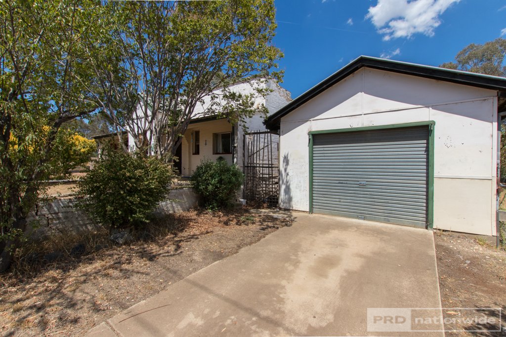 5 Fairway Drive TUMUT 9