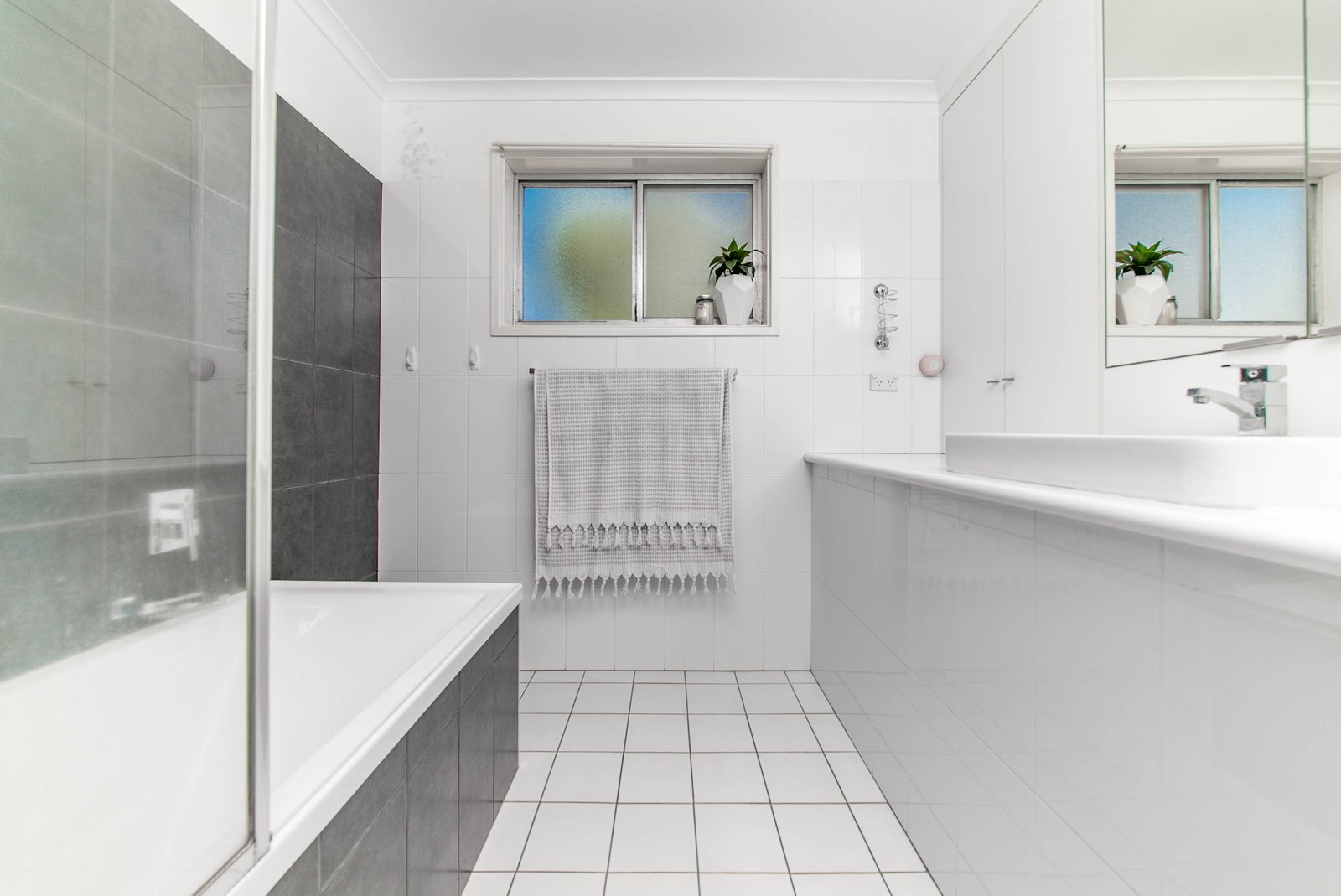 5 Falcon Place KOORINGAL 8