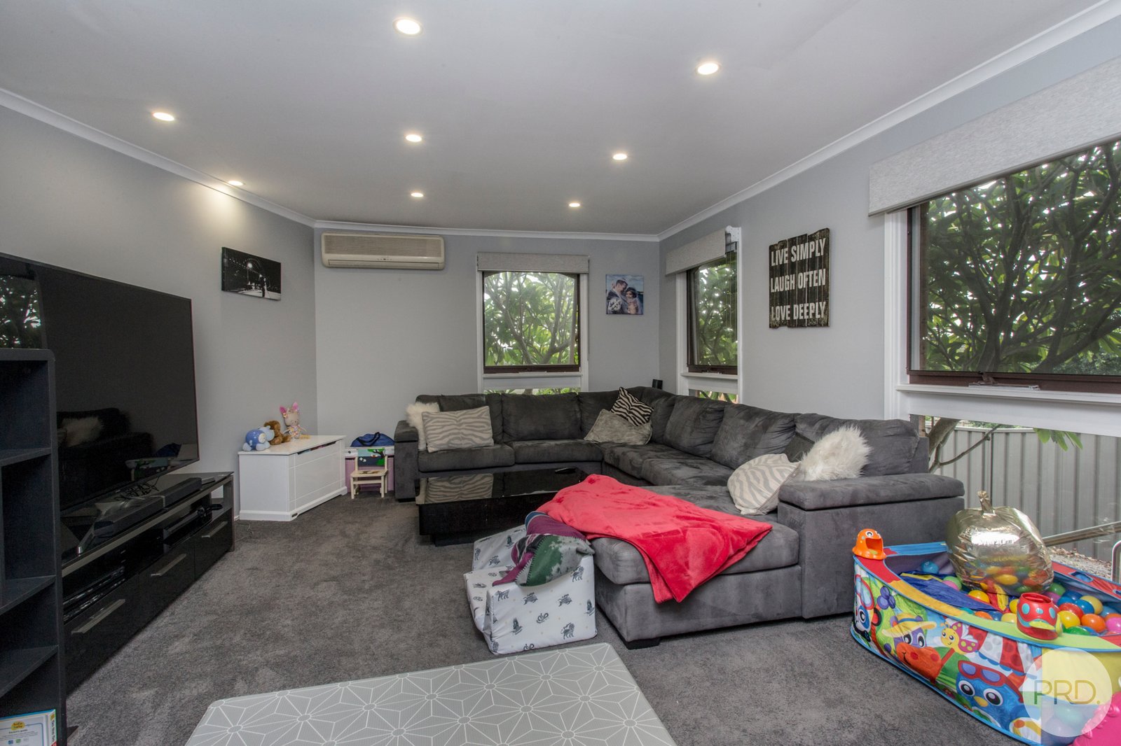 5 Fallowfield Crescent WERRINGTON DOWNS 5