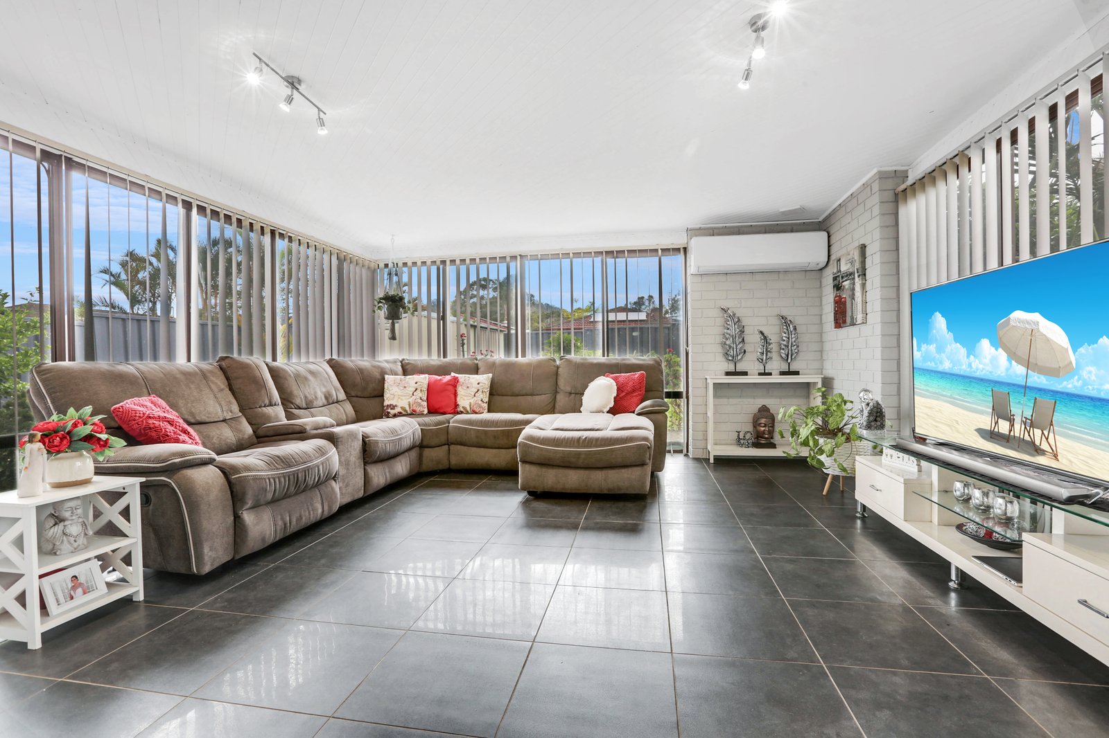 5 Featherwood Place ALBION PARK RAIL 7