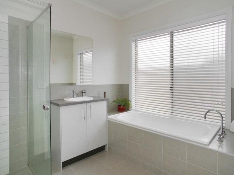 Gallery: 5 Ficinia Mews