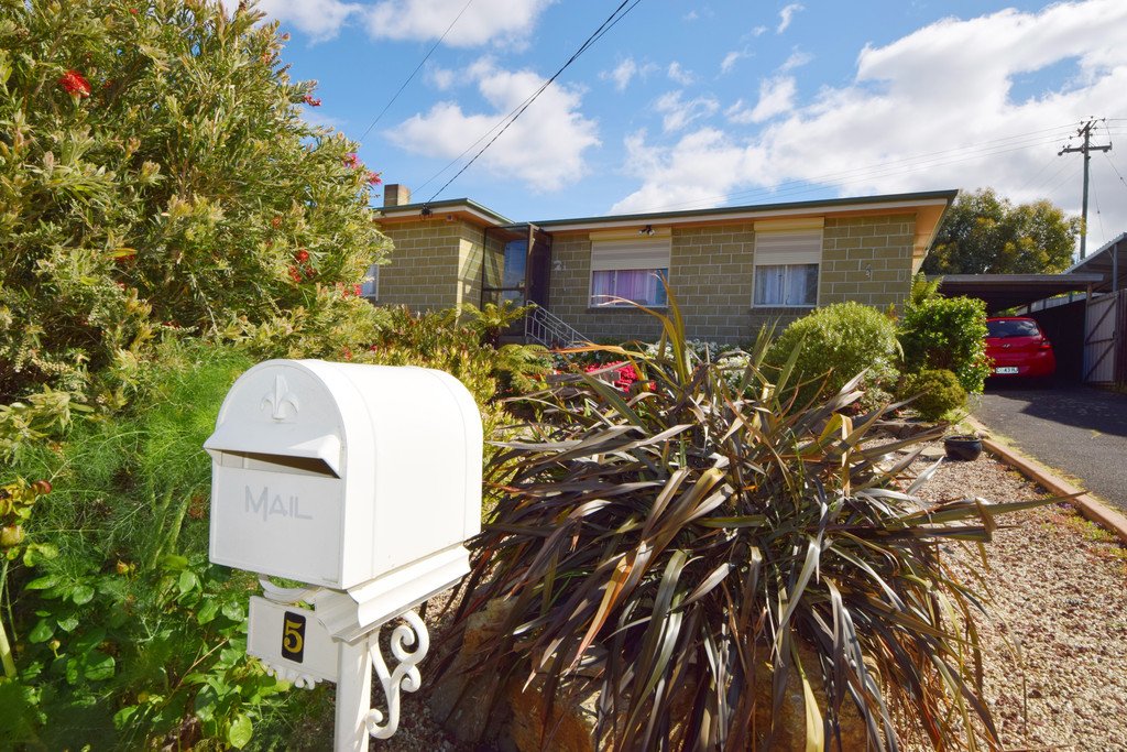 5 Fuchsia Road RISDON VALE 3