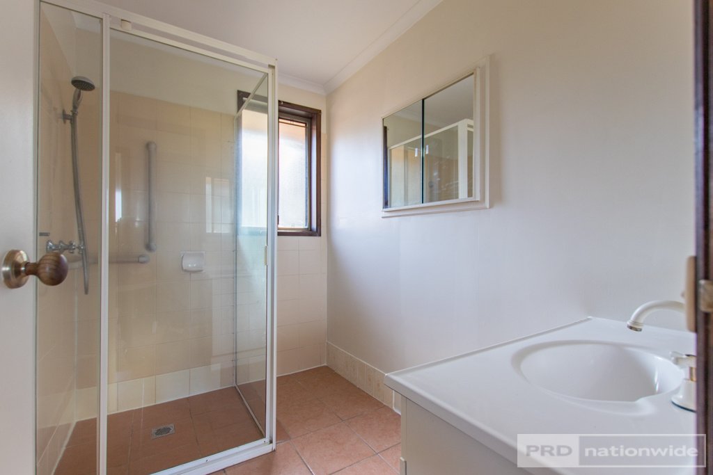 5 Gadara Place TUMUT 9