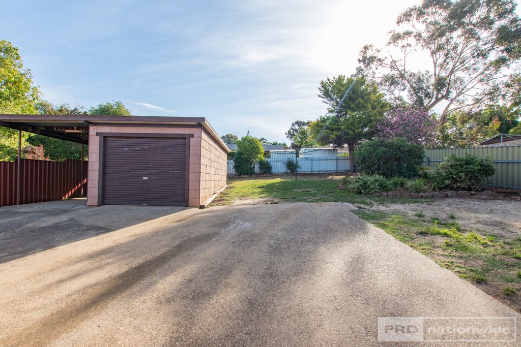 5 Gadara Place TUMUT 12
