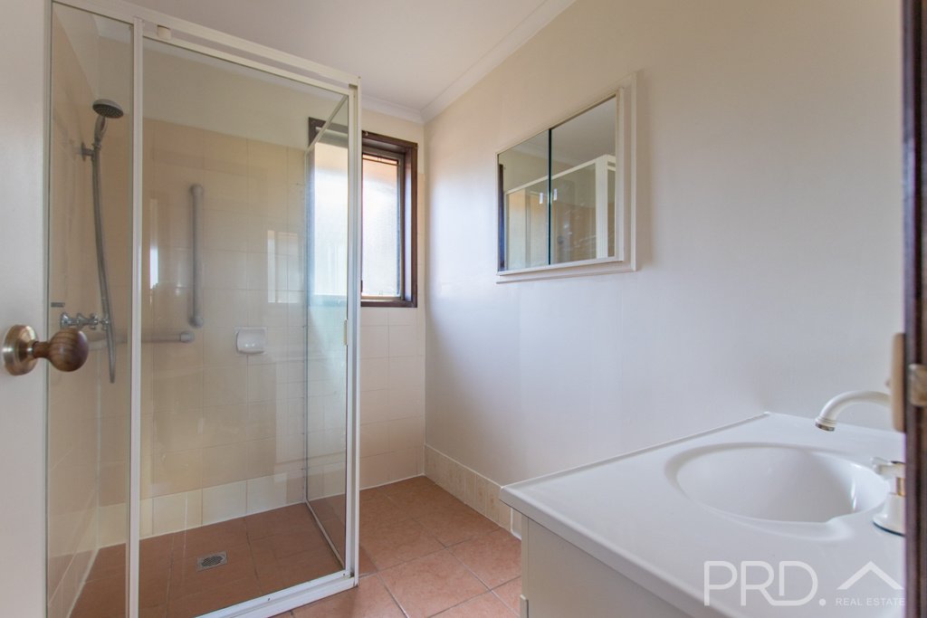 5 Gadara Place TUMUT 9
