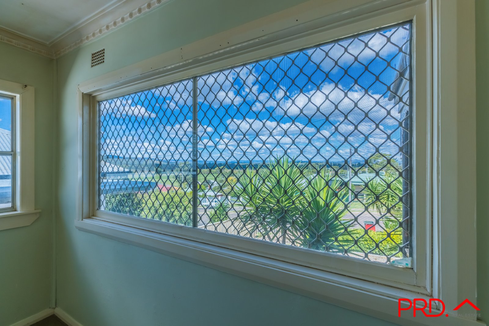 5 George Street TAMWORTH 9