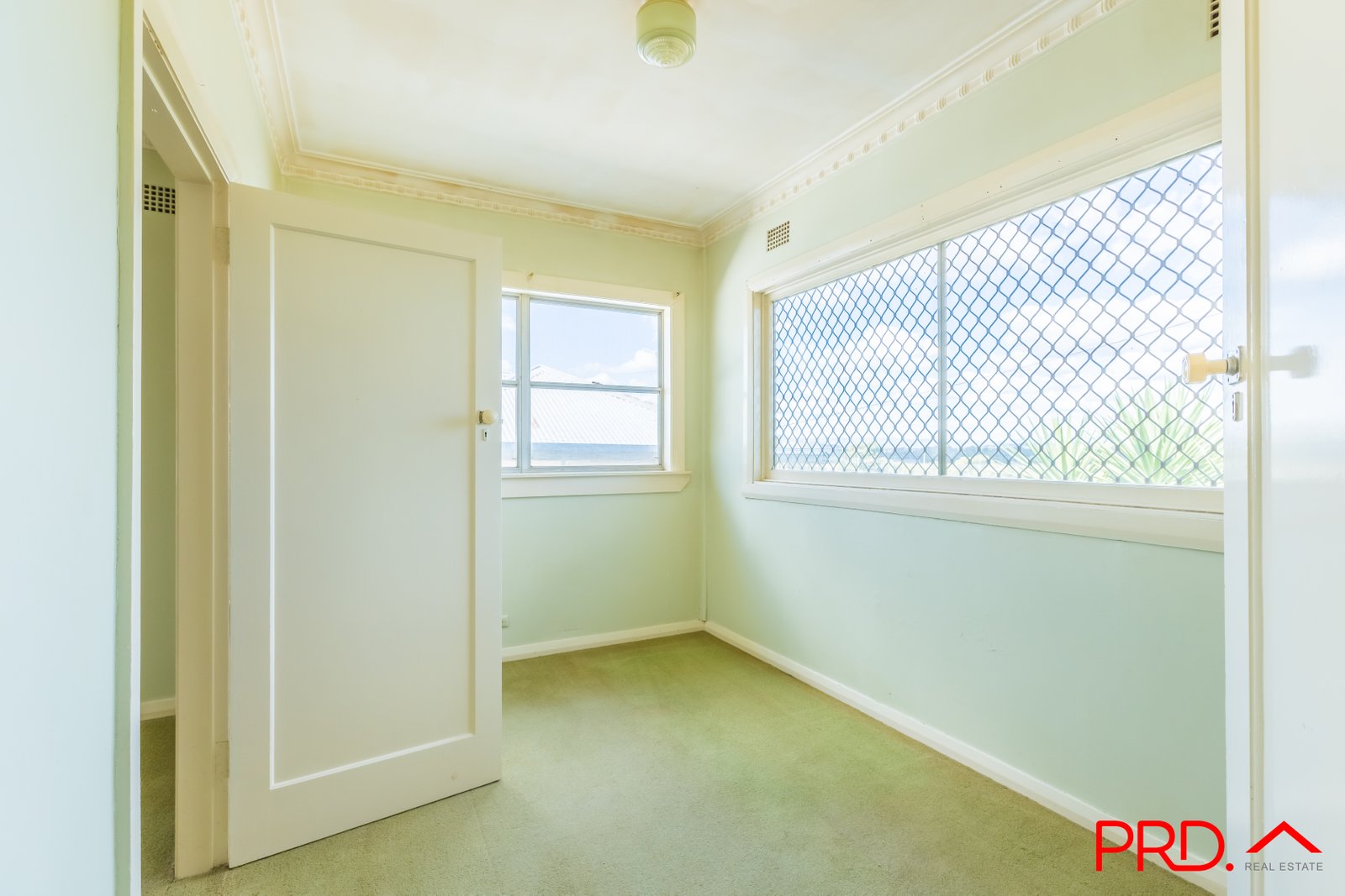 5 George Street TAMWORTH 12