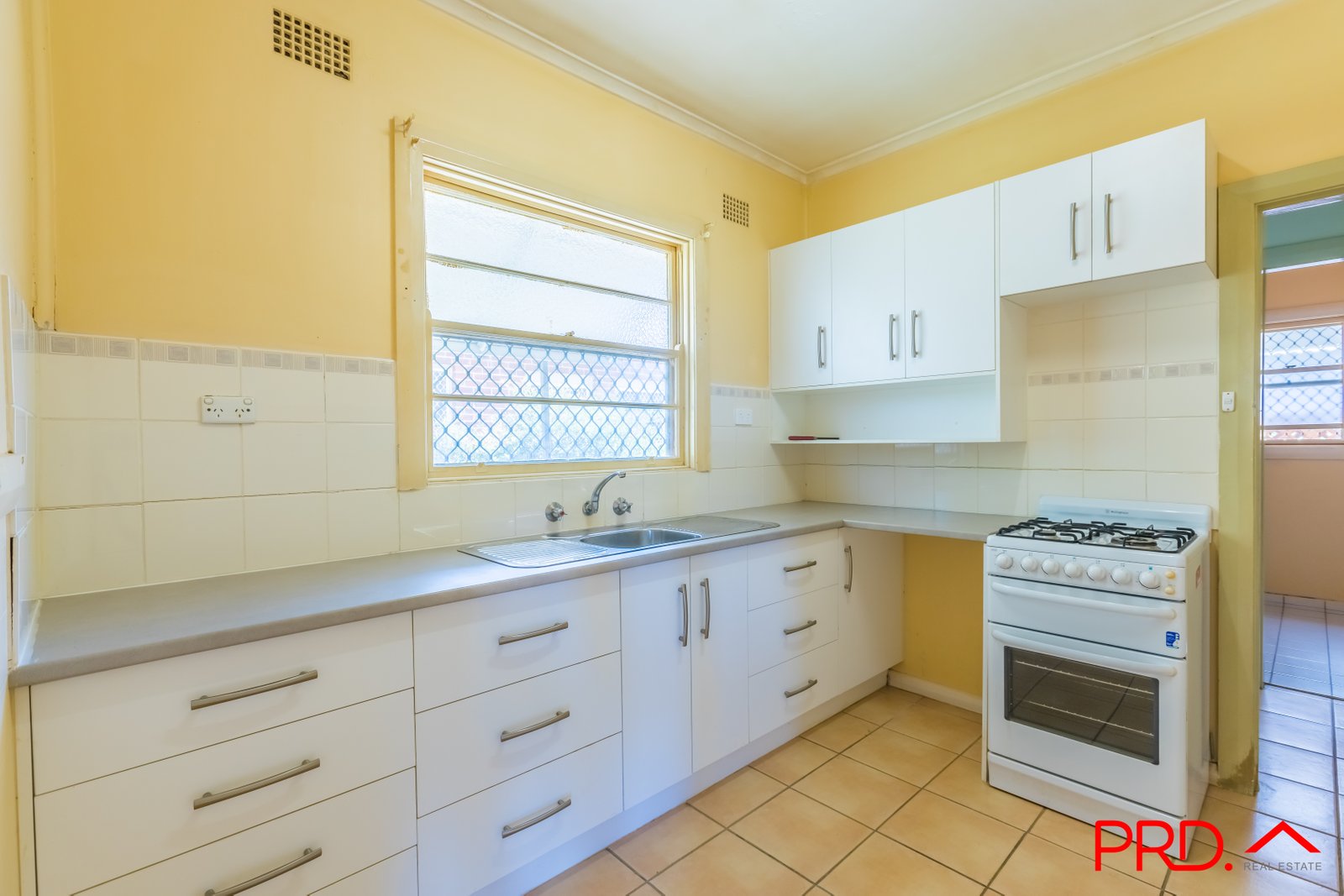 5 George Street TAMWORTH 16