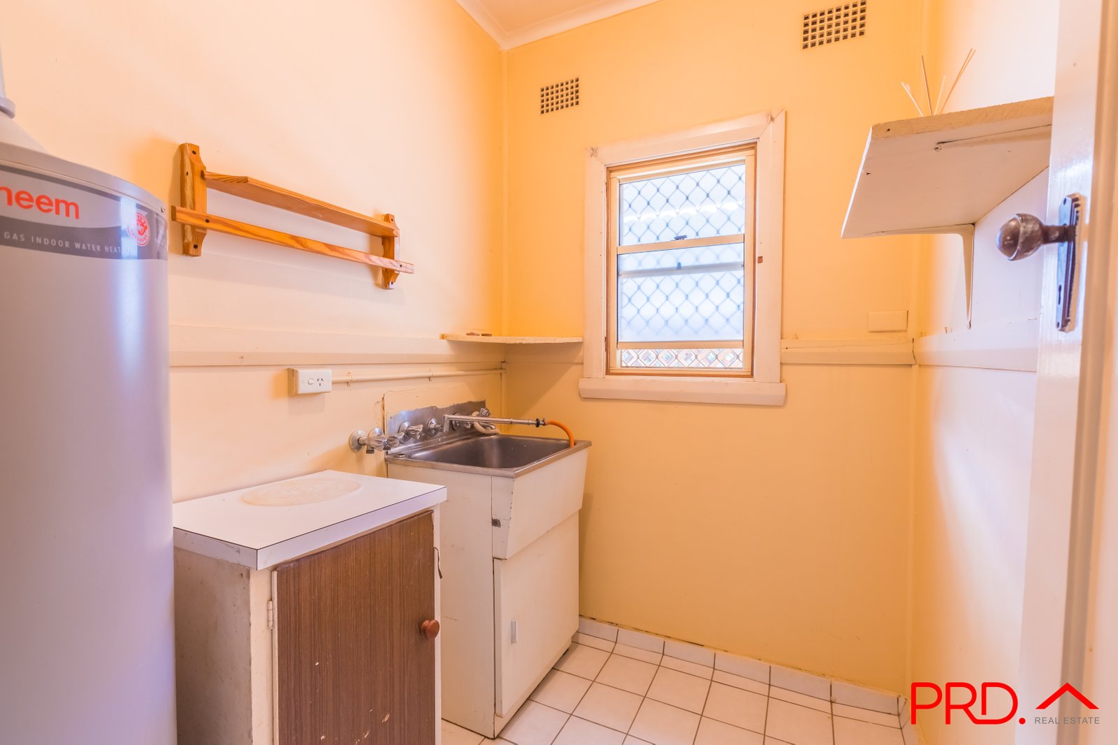 5 George Street TAMWORTH 18