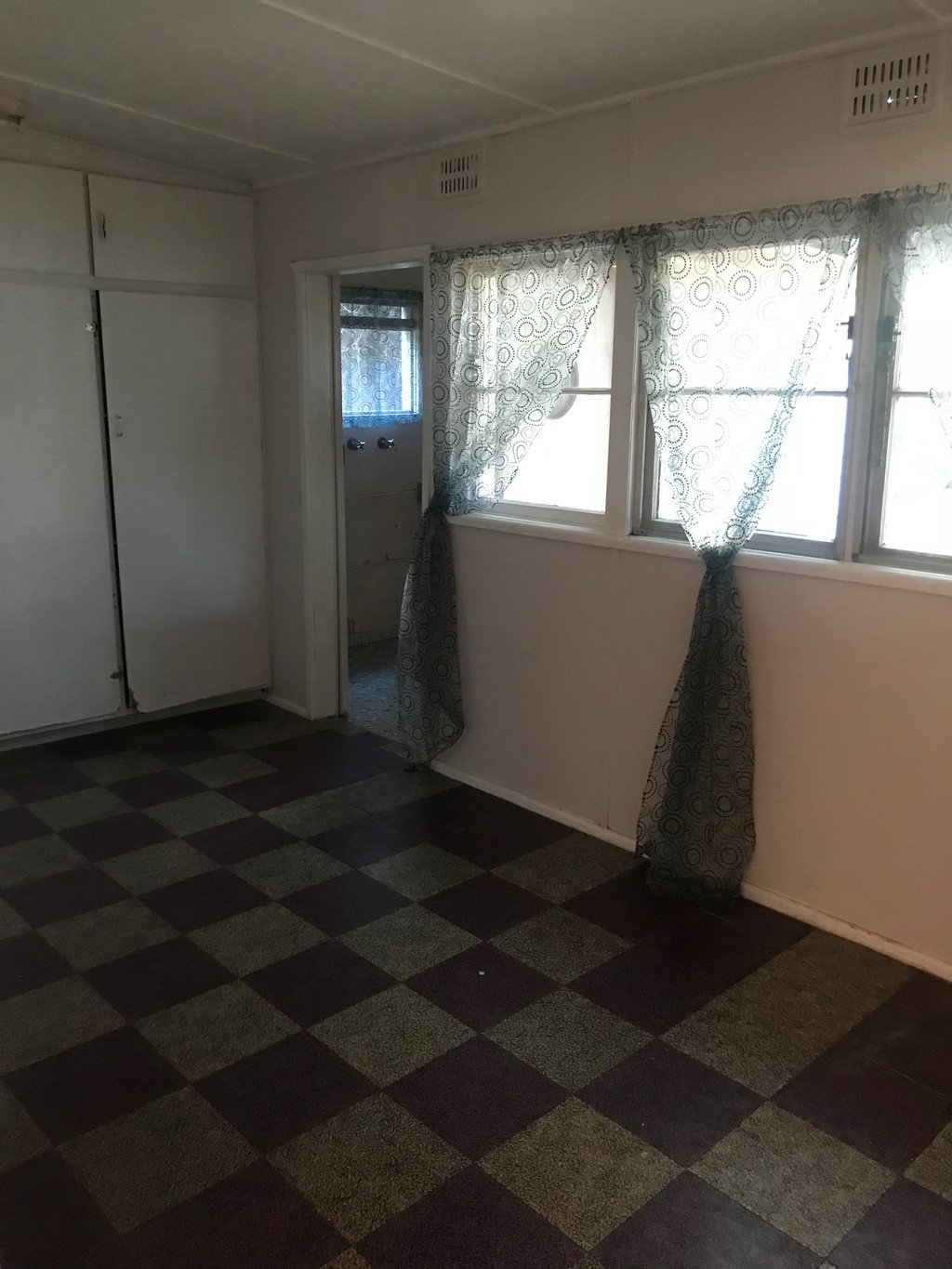 5 Gibbes Street REGENTVILLE 4
