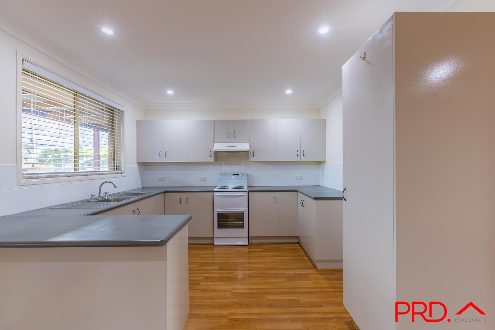 5 Giles Place TAMWORTH 5