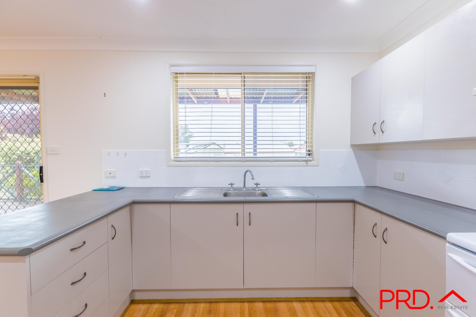 5 Giles Place TAMWORTH 6