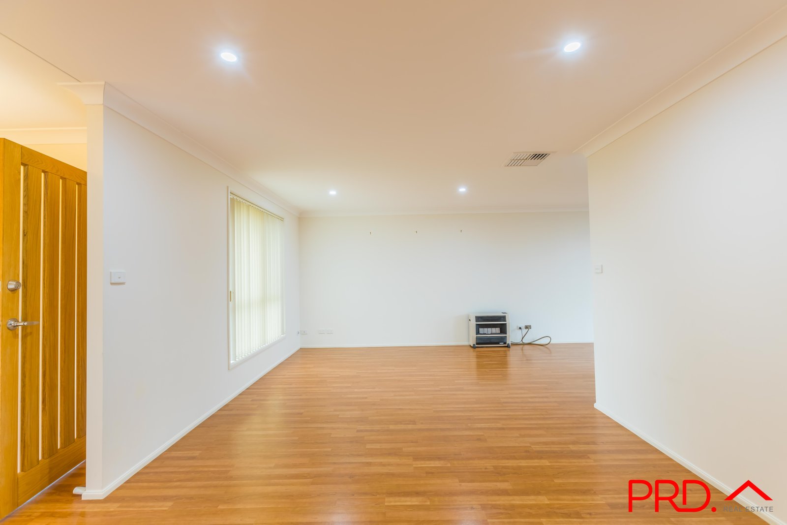 5 Giles Place TAMWORTH 8