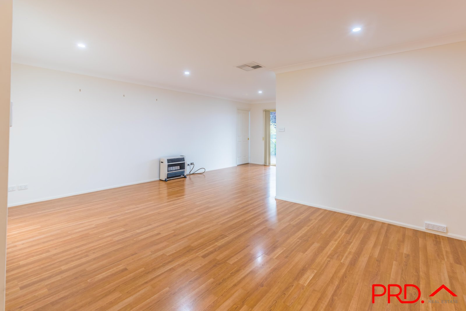 5 Giles Place TAMWORTH 9