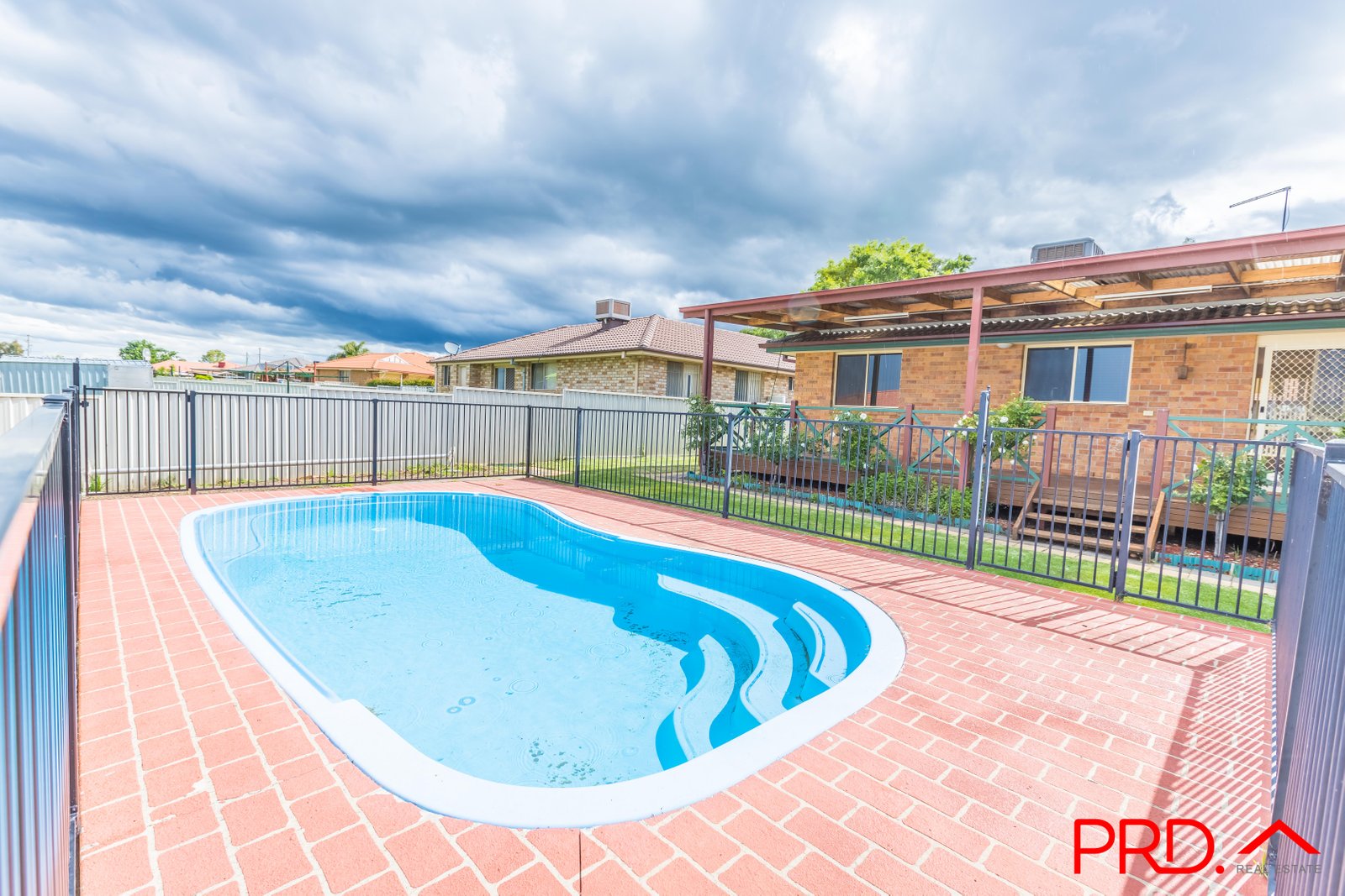 5 Giles Place TAMWORTH 24