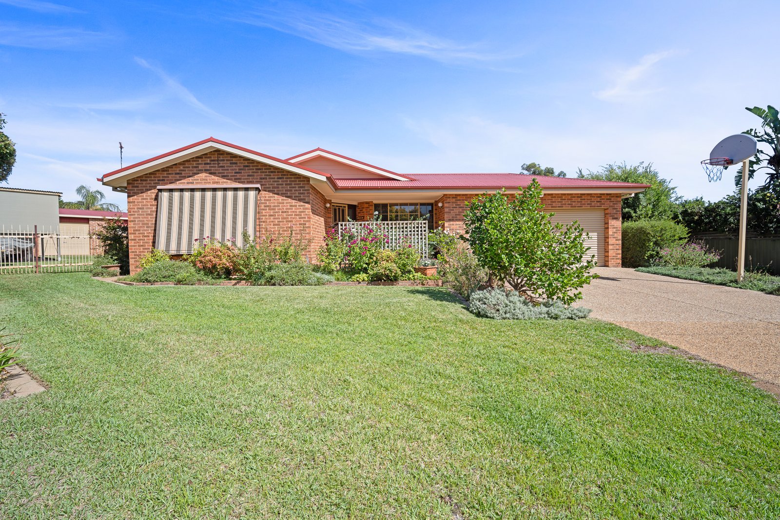 5 Glenvale Place BOURKELANDS 2