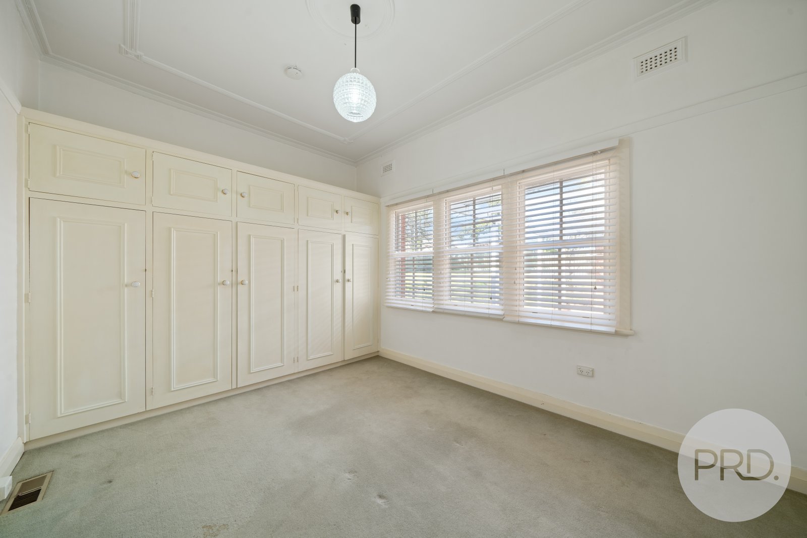 5 Grandview Avenue TURVEY PARK 12